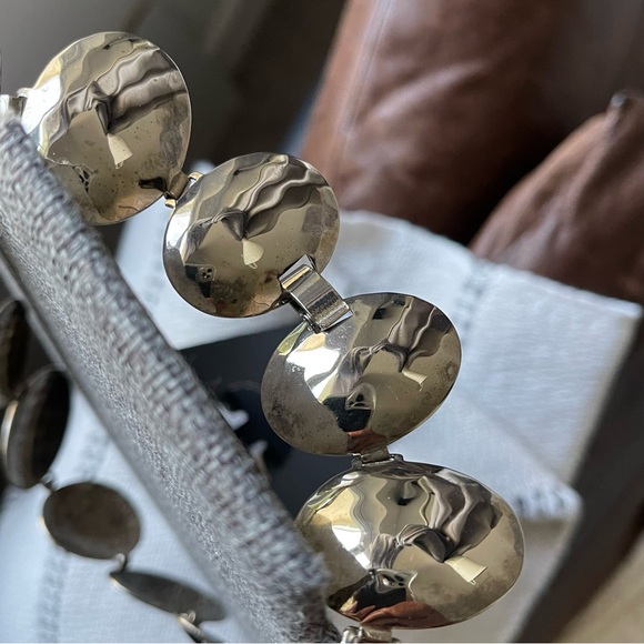 Vintage | Brutalist Hammered Wide Panel Link Graduated Metal Oval 18" Necklace - Picture 2 of 16